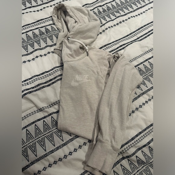 Cream Nike zip up sweater size small - Picture 2 of 6